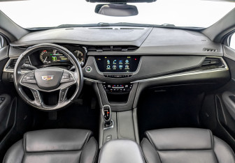 Подержанный автомобиль Cadillac XT5 2018 года (14 фото)