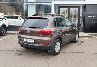 Подержанный автомобиль Volkswagen Tiguan 2015 года (5 фото)