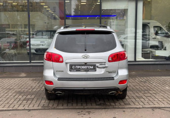 Подержанный автомобиль Hyundai Santa Fe 2006 года (7 фото)