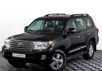 Подержанный автомобиль Toyota Land Cruiser Suv 2012 года (25 фото)