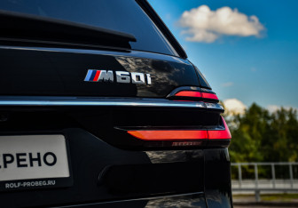 Подержанный автомобиль BMW X7 2022 года (66 фото)