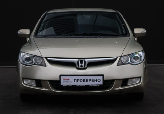 Подержанный автомобиль Honda Civic Sedan 2007 года (2 фото)