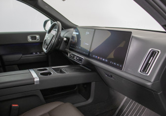 Подержанный автомобиль LiXiang L9 2023 года (7 фото)