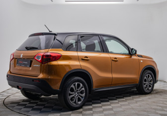 Подержанный автомобиль Suzuki Vitara 2015 года (5 фото)