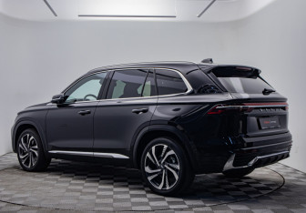 Подержанный автомобиль Geely Monjaro 2023 года (3 фото)