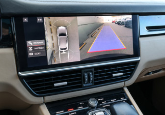 Подержанный автомобиль Porsche Cayenne 2021 года (21 фото)
