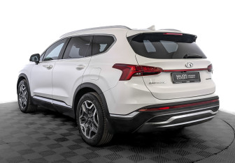 Подержанный автомобиль Hyundai Santa Fe 2021 года (7 фото)