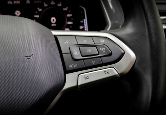 Подержанный автомобиль Volkswagen Tiguan 2021 года (28 фото)