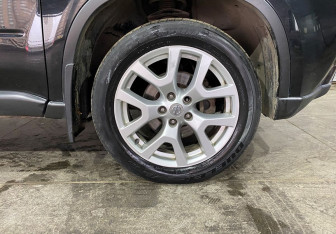 Подержанный автомобиль Nissan X-Trail 2013 года (18 фото)