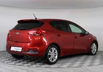 Подержанный автомобиль Kia Ceed Hatchback 2013 года (5 фото)