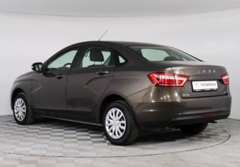 Подержанный автомобиль LADA (ВАЗ) Vesta Sedan 2018 года (7 фото)