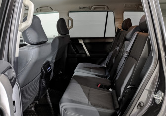 Подержанный автомобиль Toyota Land Cruiser Prado 2019 года (18 фото)