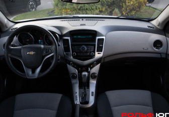 Подержанный автомобиль Chevrolet Cruze Sedan 2009 года (11 фото)