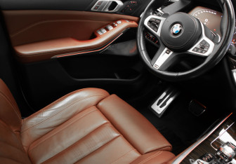 Подержанный автомобиль BMW X7 2019 года (17 фото)
