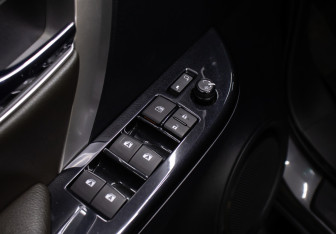 Подержанный автомобиль Toyota Fortuner 2018 года (21 фото)