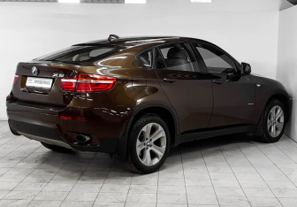Подержанный автомобиль BMW X6 2014 года (4 фото)