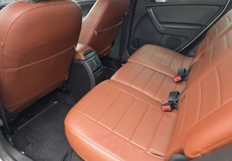 Подержанный автомобиль Skoda Yeti 2011 года (10 фото)