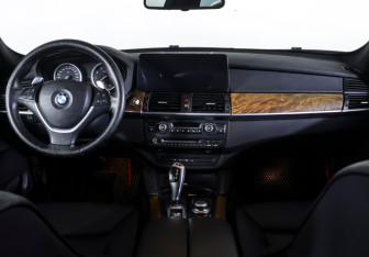 Подержанный автомобиль BMW X6 2008 года (12 фото)