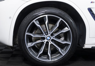 Подержанный автомобиль BMW X3 2020 года (19 фото)