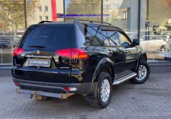 Подержанный автомобиль Mitsubishi Pajero Sport 2009 года (8 фото)