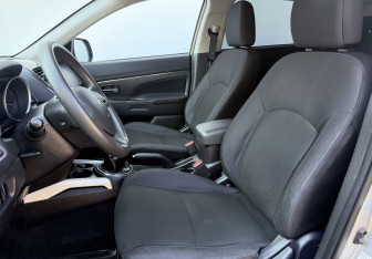 Подержанный автомобиль Mitsubishi ASX 2013 года (10 фото)