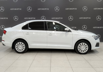 Подержанный автомобиль Skoda Rapid Liftback 2021 года (4 фото)