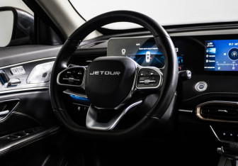 Подержанный автомобиль Jetour X70 Plus 2023 года (16 фото)