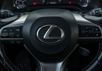 Подержанный автомобиль Lexus RX 2017 года (12 фото)