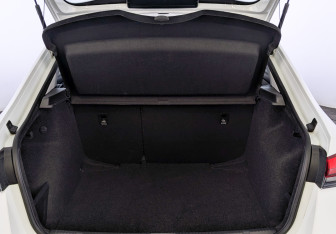 Подержанный автомобиль Skoda Rapid Liftback 2021 года (10 фото)