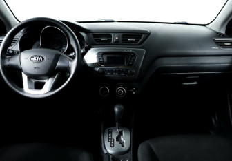 Подержанный автомобиль Kia Rio Hatchback 2013 года (8 фото)
