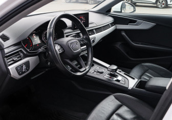 Подержанный автомобиль Audi A4 Sedan 2019 года (13 фото)