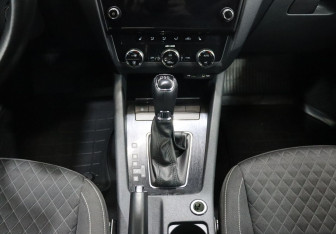 Подержанный автомобиль Skoda Octavia Liftback 2017 года (18 фото)