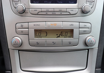 Подержанный автомобиль Ford S-MAX 2006 года (18 фото)