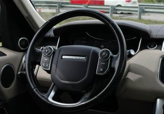 Подержанный автомобиль Land Rover Range Rover Sport 2015 года (14 фото)