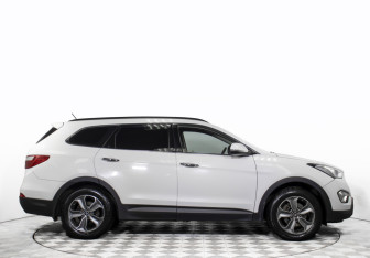 Подержанный автомобиль Hyundai Santa Fe 2014 года (4 фото)