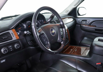 Подержанный автомобиль Chevrolet Tahoe 2008 года (9 фото)
