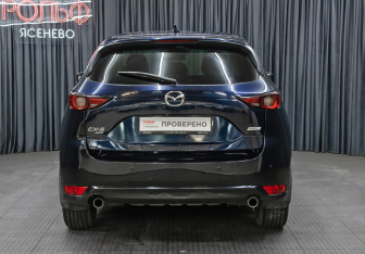 Подержанный автомобиль Mazda CX-5 2017 года (6 фото)
