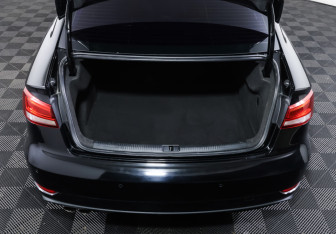 Подержанный автомобиль Audi A3 Sedan 2016 года (10 фото)