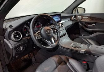 Подержанный автомобиль Mercedes-Benz GLC Coupe 2021 года (15 фото)