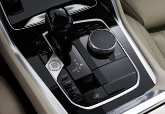 Подержанный автомобиль BMW X6 2021 года (23 фото)