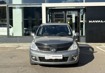 Подержанный автомобиль Nissan Tiida Sedan 2010 года (2 фото)