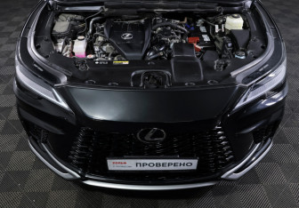 Подержанный автомобиль Lexus RX 2024 года (9 фото)
