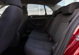 Подержанный автомобиль Volkswagen Jetta Sedan 2008 года (10 фото)