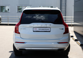 Подержанный автомобиль Volvo XC90 2017 года (6 фото)