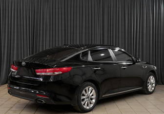 Подержанный автомобиль Kia Optima Sedan 2017 года (4 фото)