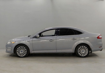Подержанный автомобиль Ford Mondeo Sedan 2012 года (8 фото)