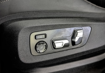 Подержанный автомобиль BMW X6 2021 года (27 фото)