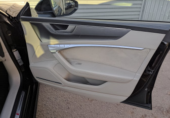 Подержанный автомобиль Audi A7 2020 года (25 фото)