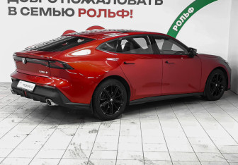 Подержанный автомобиль Changan UNI-V 2023 года (4 фото)