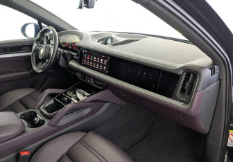 Подержанный автомобиль Porsche Cayenne 2024 года (11 фото)